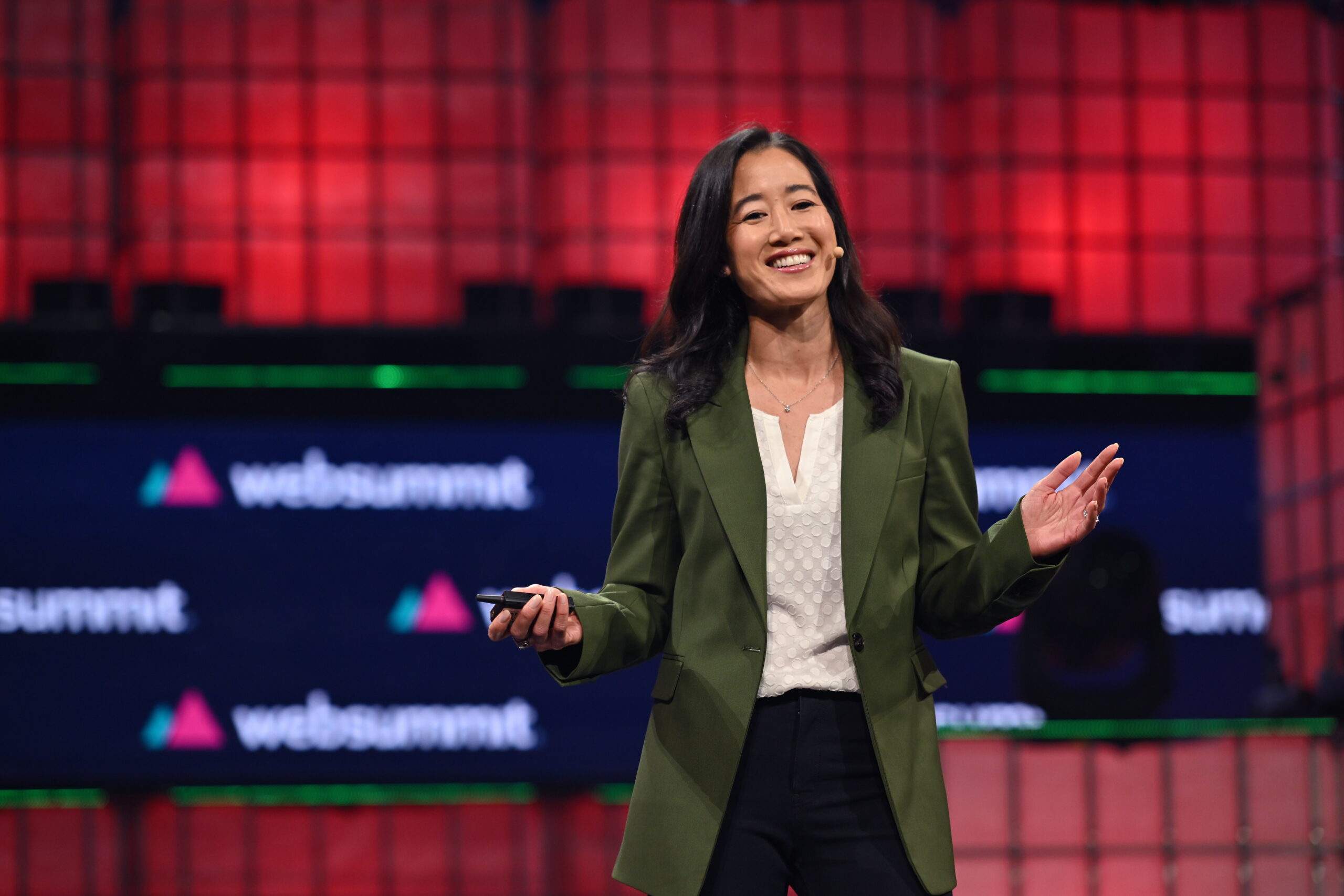 16 de novembro de 2023; Ekaterina Malievskaia, Co-fundadora, Compass Pathways, no palco HealthConf durante o terceiro dia do Web Summit 2023 na Altice Arena em Lisboa, Portugal. Foto por Piaras Ó Mídheach/Web Summit via Sportsfile.